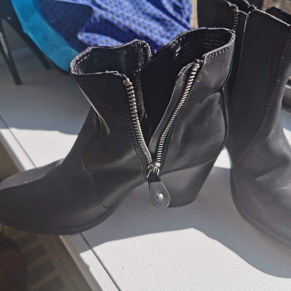 Simple Vera Vera Wang boots size 6.5